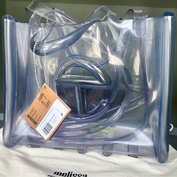 Brand New TelfarXMelissa Medium Jelly Shopper
Clear/Purple Sold out on the site - Picture 6 of 7